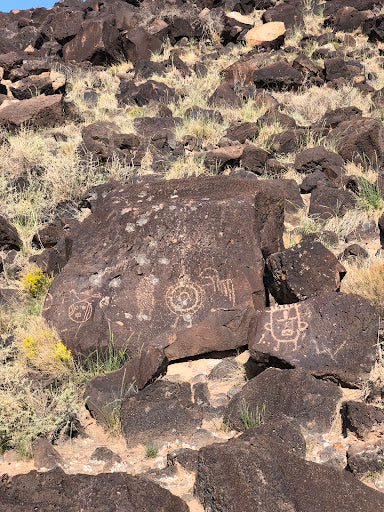 Rinconada Canyon Trail with historic petroglyph drawings on rocks