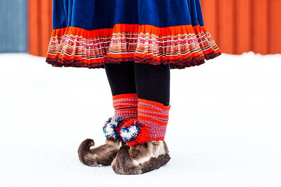 Indigenous people of Finland traditional outfit