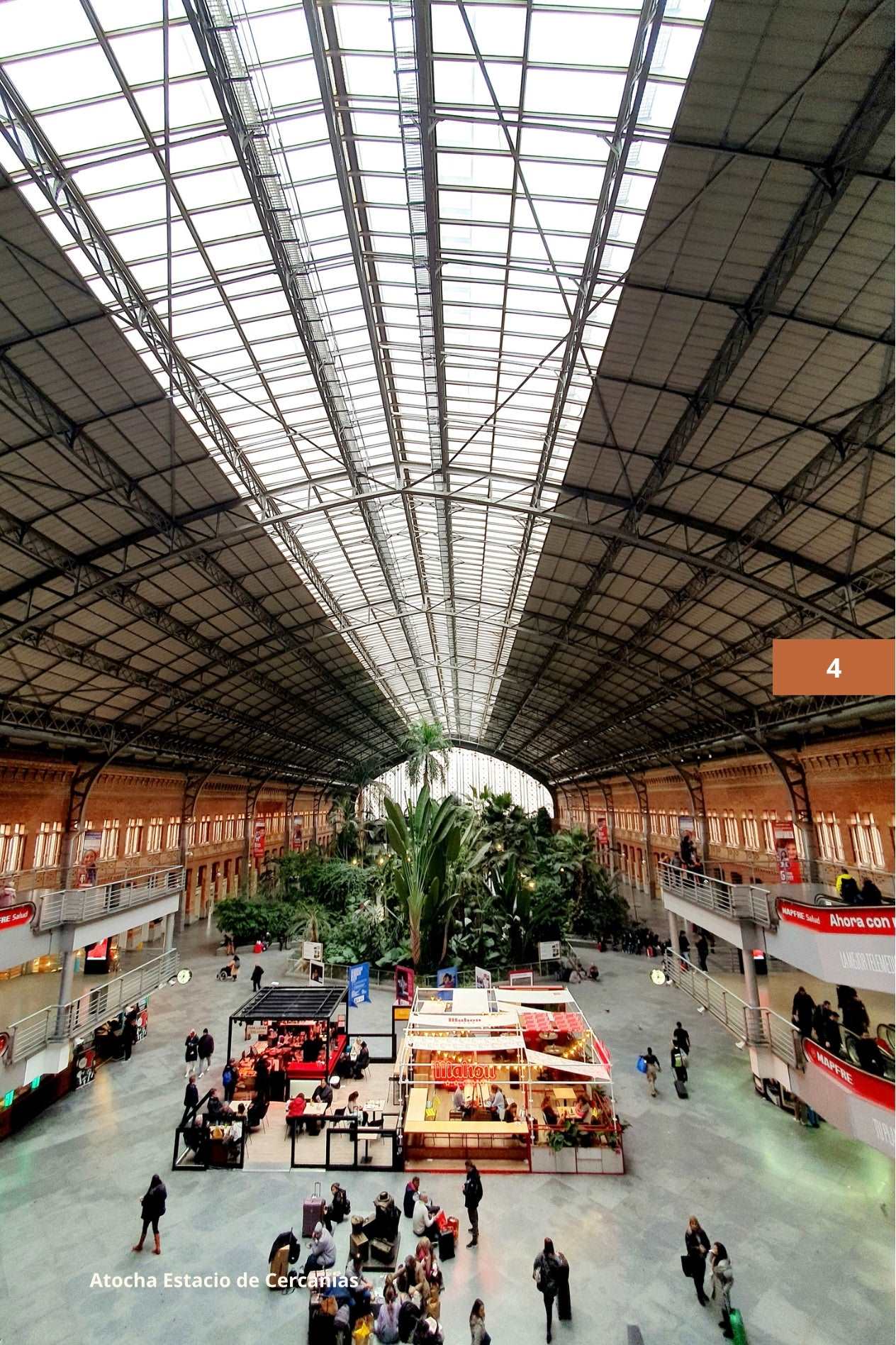 Madrid Travel Guide by Gudwell: Plan Your Trip to Spain Book by Travwell